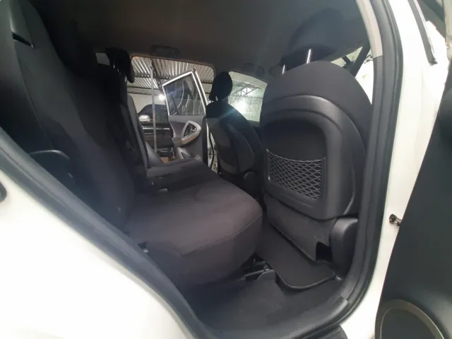 Toyota Rav4 2005 — foto 7