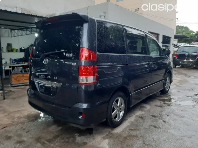 Toyota Noah 2005 — foto 5
