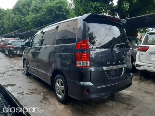 Toyota Noah 2005 — foto 3