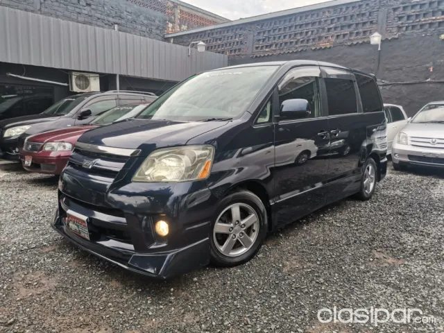 Toyota Noah 2004 — foto 4