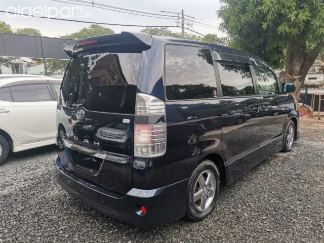 Toyota Noah 2004 — foto 6