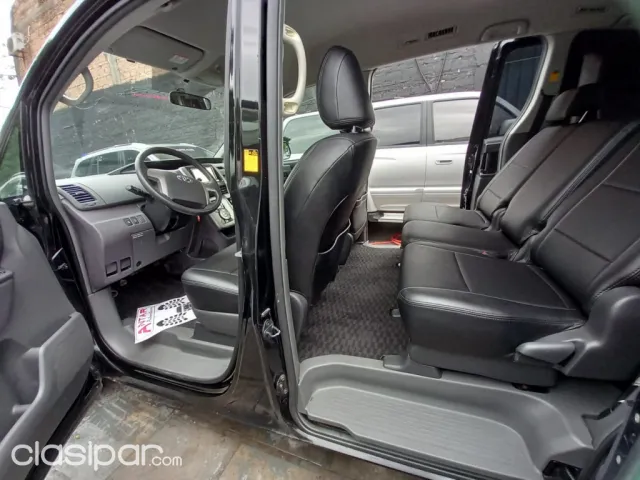 Toyota Voxy 2007 — foto 6