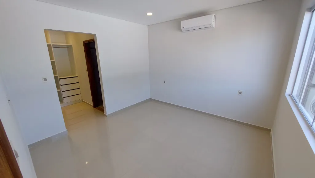VENDO 3 AMPLIOS Y MODERNOS DUPLEX A ESTRENAR EN B° SAN VICENTE CON PATIO Y 3 HABITACIONES — foto 3
