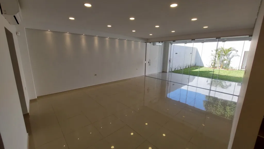 FINO DUPLEX A ESTRENAR EN ASUNCION. EXCELENTE UBICACION. 3 HABITACIONES. PATIO Y QUINCHO — foto 3