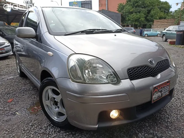 Toyota Vitz 2004 — foto 4