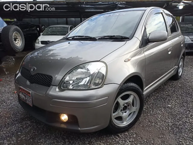 Toyota Vitz 2004 — foto 2