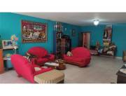 Vendo casa con media hectárea de terreno en Capitán Miranda: 3 habitaciones y 2 baños.