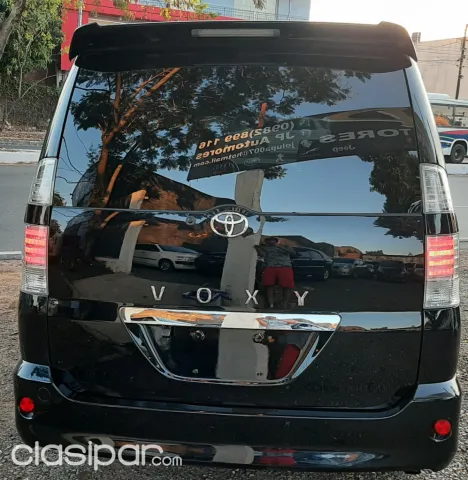 Toyota Voxy 2006 — foto 6