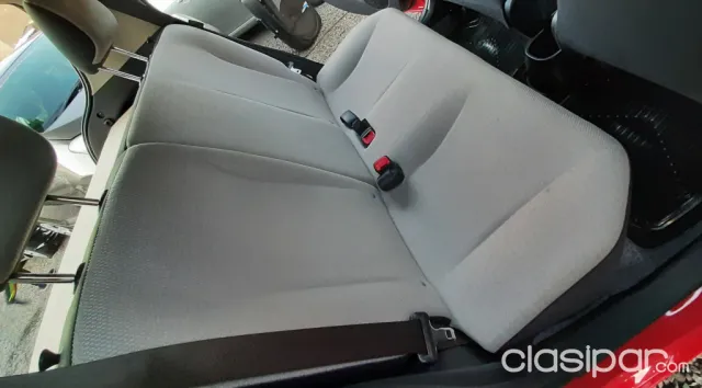 Toyota Vitz 2010 — foto 4