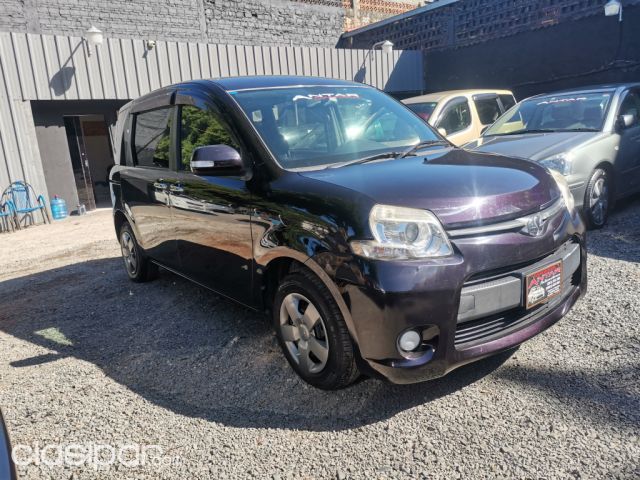 Toyota sienta 2011