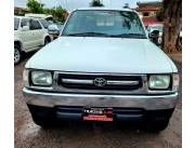 VENDO HERMOSA CAMIONETA TOYOTA HILUX AÑO 2002 MOTOR 3.0CC 5L DIÉSEL CAJA MECÁNICA 4X4