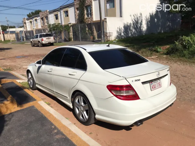 Mercedes-Benz C300 2010 — foto 4