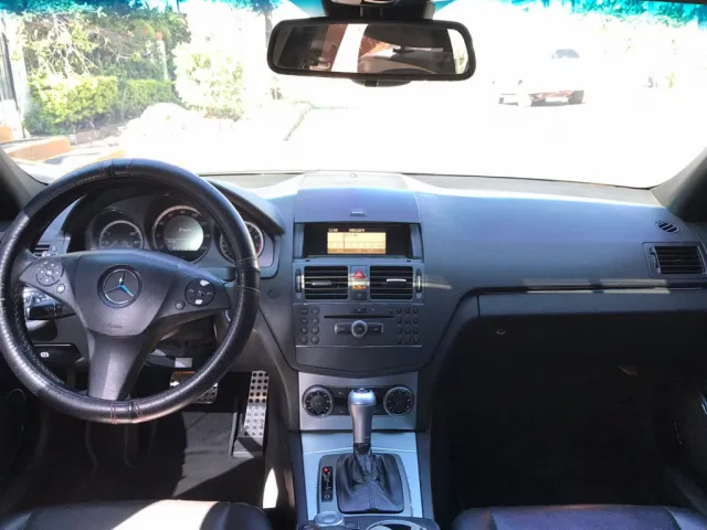 Mercedes-Benz C300 2010 — foto 6