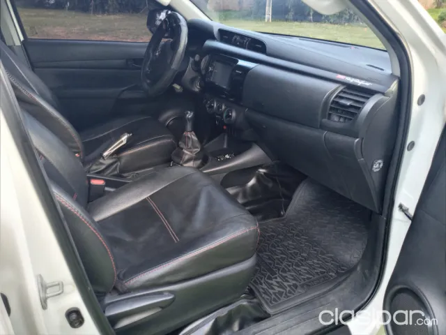 Toyota Hilux 2017 - foto 2