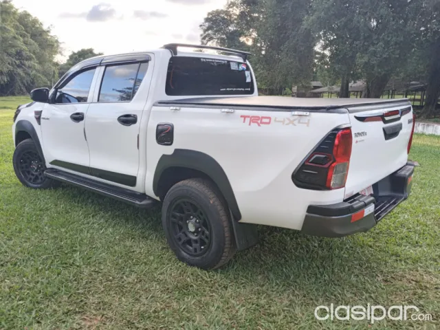 Toyota Hilux 2017 — foto 7