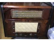 Vendo radio y tocadiscos antigua a válvula Philips holandesa funcionando