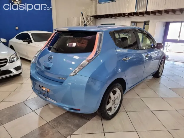 Nissan 100 2012 — foto 5