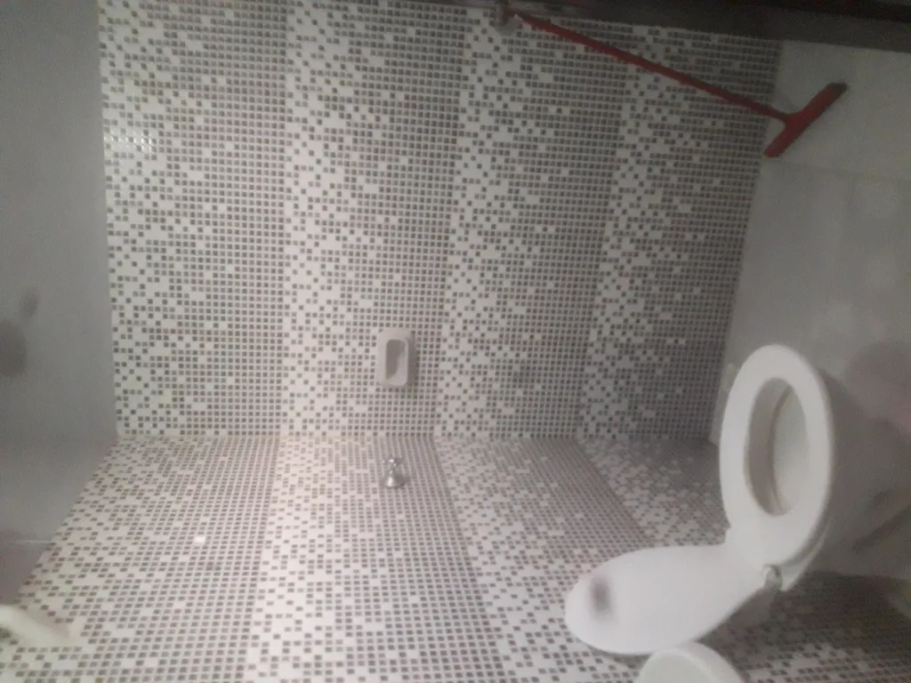 una habitacion un baño con cocina zona tres boca acceso sur — foto 3