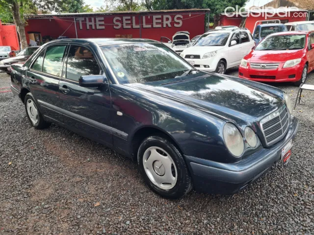 Mercedes-Benz E 200 1996 - foto 8