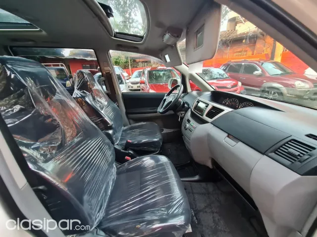 Toyota Noah 2005 — foto 4