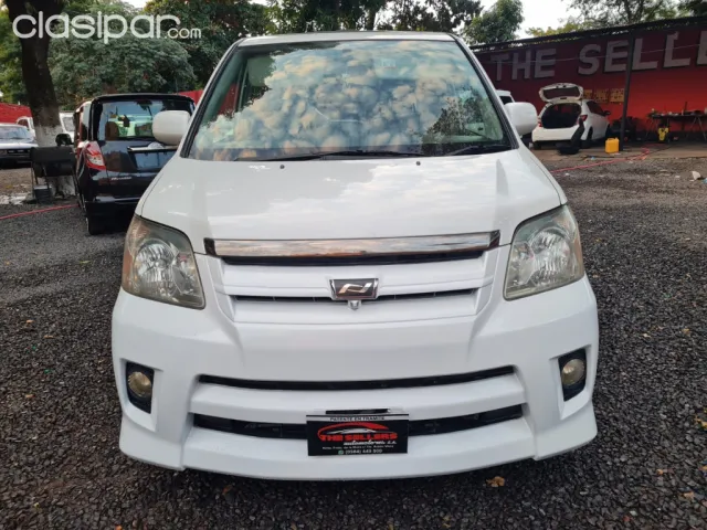 Toyota Noah 2005 — foto 5