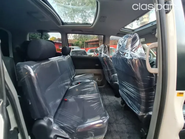 Toyota Noah 2005 — foto 6