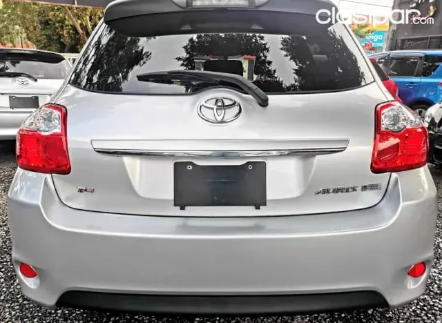 Toyota Auris 2009 — foto 3