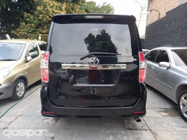 Toyota Noah 2009 — foto 6