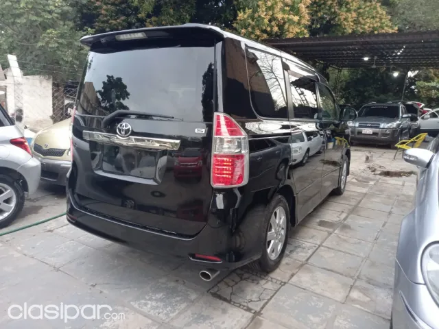 Toyota Noah 2009 — foto 7