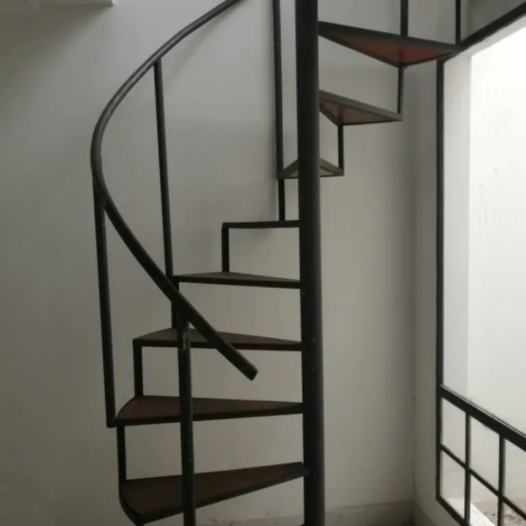 ALQUILO AMPLIA CASA PARA VIVIENDA U OFICINA EN EL CENTRO!!! — foto 3
