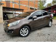 Kia Rio Hatchback 2012 Del Representante - Garden Motor 1.400cc Caja AUTOMÁTICA Cubiertas