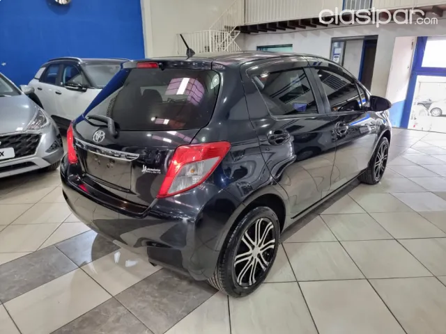 Toyota Vitz 2013 — foto 3