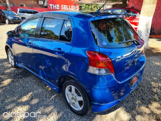 Toyota Vitz 2009 — foto 3