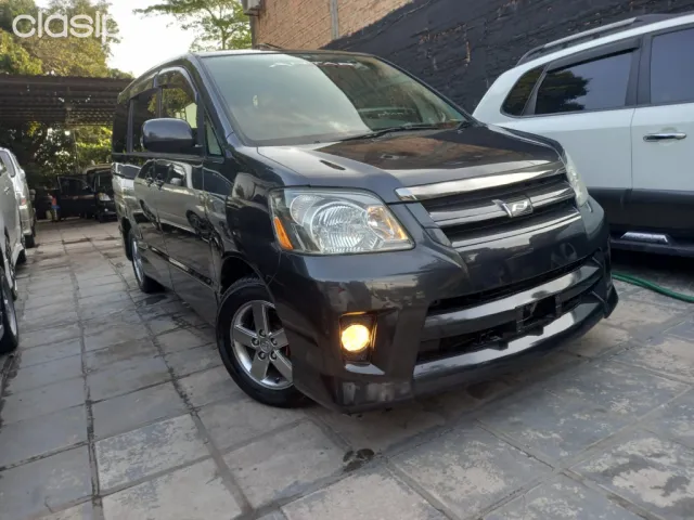 Toyota Noah 2007 — foto 2