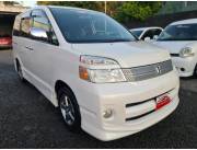 VENDO HERMOSO VOXY AÑO 2006, NAFTERO, CAJA AUTOMÁTICA, RECIEN IMPORTADO, IMPECABLE!