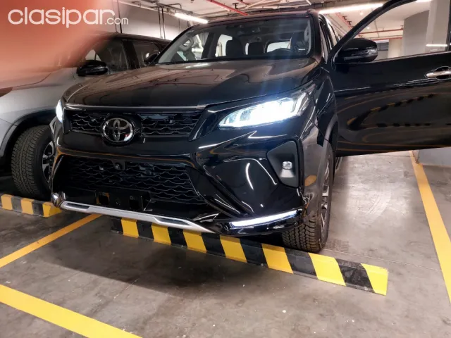 Toyota Fortuner 2023 - foto 2