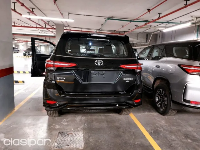 Toyota Fortuner 2023 — foto 3