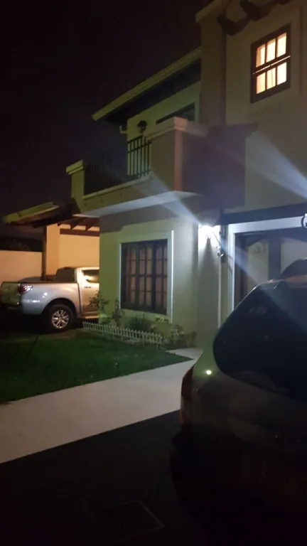 Residencia 4 dormitorios Zona Colegio San Ignacio 650 m2 — foto 2