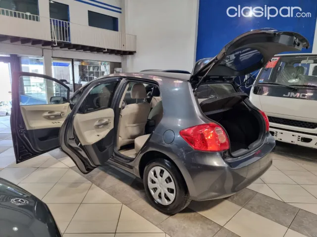 Toyota Auris 2009 — foto 7