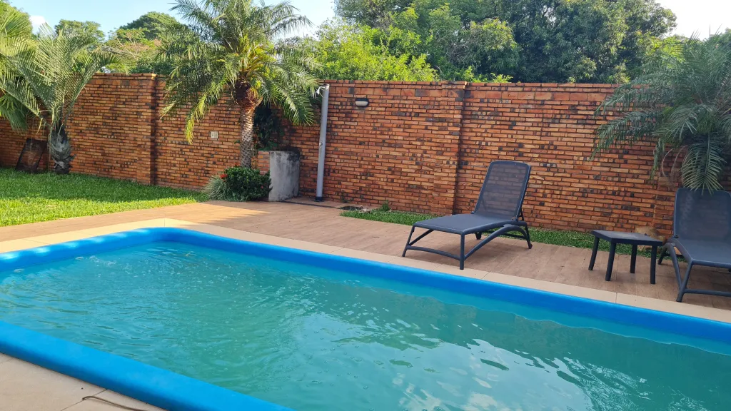 CASA CON PISCINA EN LUQUE — foto 2