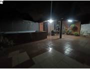 VENDO CASA CON QUINCHO Y PSICINA, EN BARRIO OBRERO CERCA DEL CLUB FOMENTO