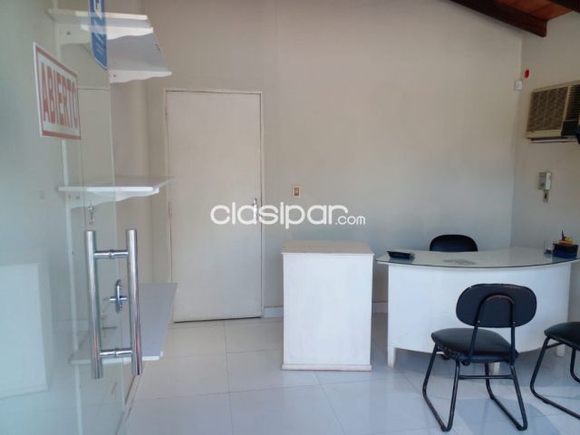 Locales / Oficinas / Salones - Alquilo amplio local comercial en Dr. Machain y Boggiani - Asunción