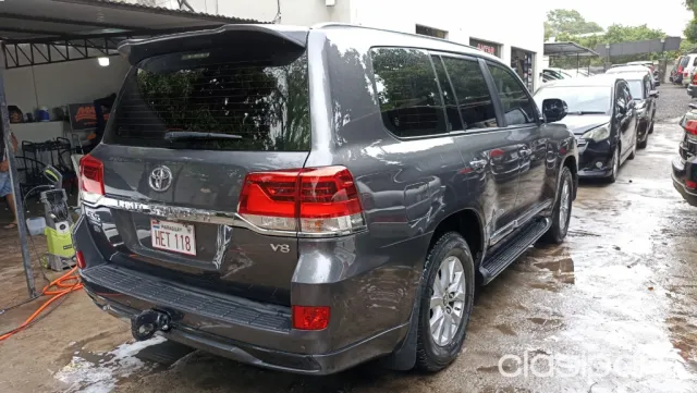 Toyota Land Cruiser 2018 — foto 6