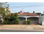 En Venta Propiedad con Casa a Refaccionar-Ba. Mburicao Asunción