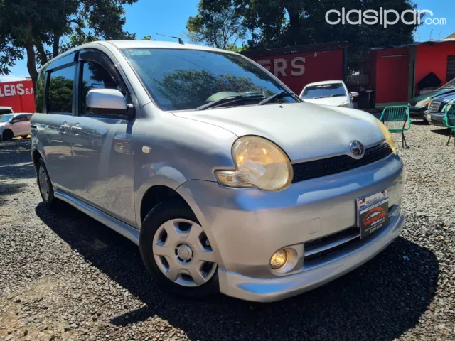 Toyota Sienta 2005 — foto 2