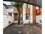 Vendo hermoso Dúplex minimalista seminuevo, 2 años de construcción, en Lambaré
