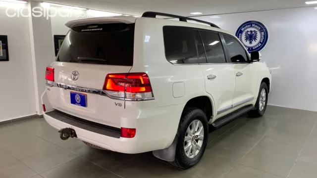 Toyota Land Cruiser 2018 — foto 5