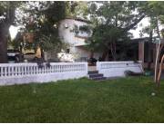 Vendo amplia casa en Villa Elisa, a 1 cuadra de la Avda. Von Polesky