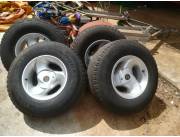 EN VENTA! Con muy poco uso!! De regalo 4 cubiertas (255/75 R15)