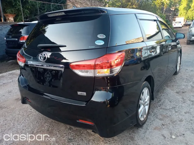 Toyota Wish 2012 — foto 7